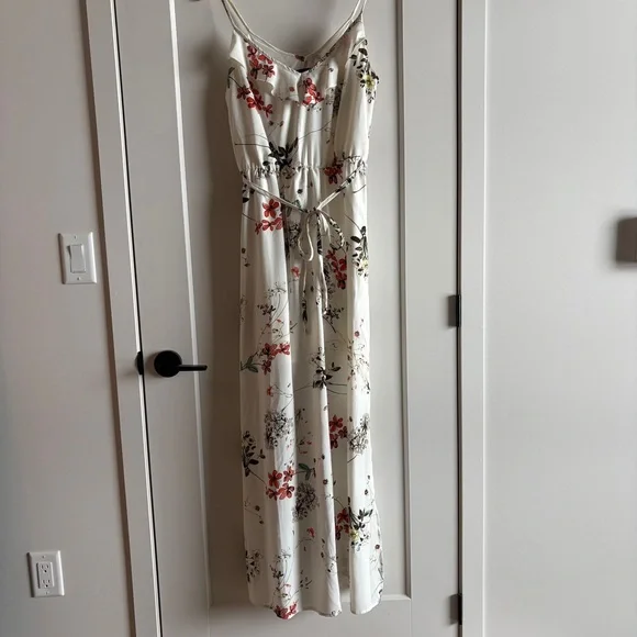 Floral Maxi Dress - White - Cottagecore Romantic Coastal Feminine Summer Garden - Picture 6 of 9